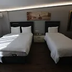 Zendy Hotel 3*